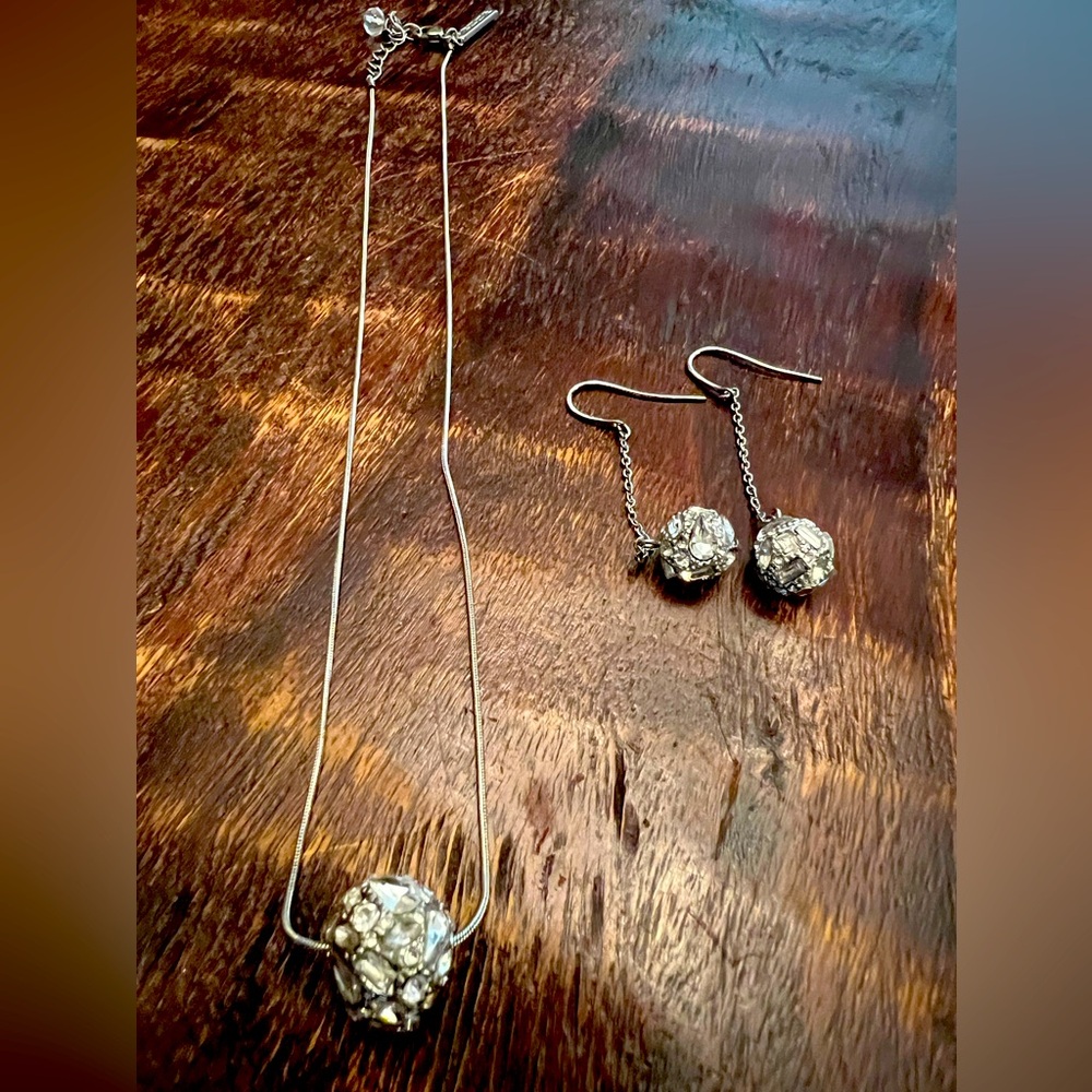 WHITE HOUSE BLACK MARKET CRYSTAL BALL NECKLACE AND EARRINGS SET